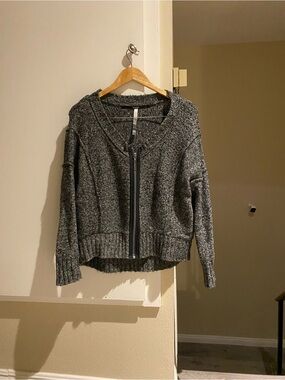Kensie Charcoal Gray Zip-Front Knit Cardigan